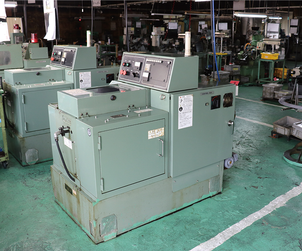 冷間圧造高速ダブルヘッダー